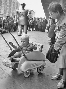 baby-sacrifice-to-robot